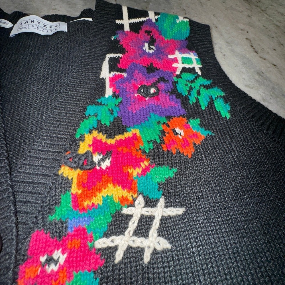 Vintage Jantzen Large Knit Sweater Vest Crochet Embroidered Floral Black - Picture 2 of 8